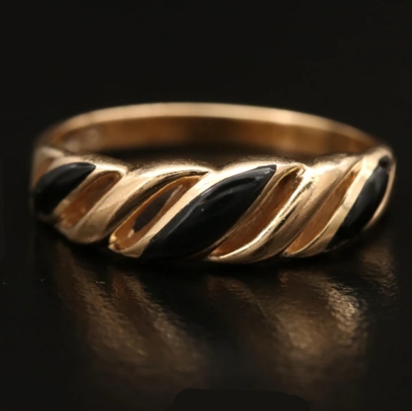 Jewelry - 14K Gold Black Onyx Ring